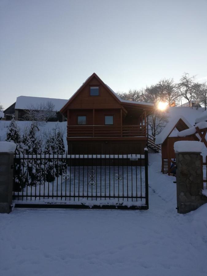 Zrubovy Dom Silvia Villa Trstene Exterior photo