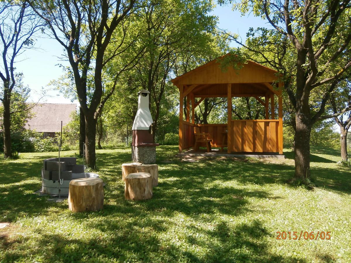 Zrubovy Dom Silvia Villa Trstene Exterior photo