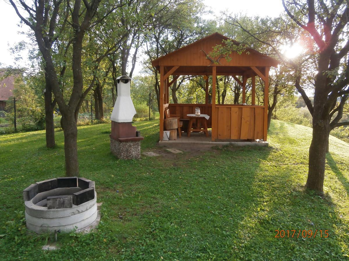 Zrubovy Dom Silvia Villa Trstene Exterior photo
